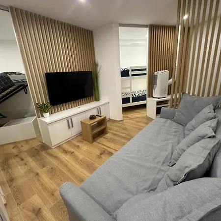 Apartma Tisa Bohinj-no Outside Windows *